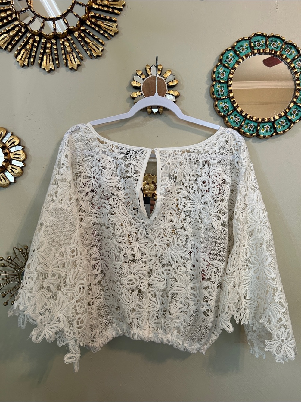 Romeo & Juliet Couture NWT Romantic Rose Lace Overlay Sheer Top Medium White - Picture 7 of 8